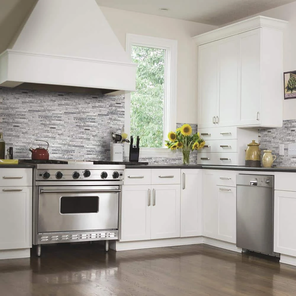 Fortress Split Face Grey 11.75 in. x 12 in. Interlocking Split Face Marble Mosaic Tile (9.79 sq. ft./Case) by Jeffrey Court 4 Fortress Split Face Grey 11.75 in. x 12 in. Interlocking Split Face Marble Mosaic Tile (9.79 sq. ft./Case) by Jeffrey Court - Image 2